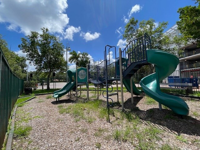 Building Photo - 2681 N Flamingo Rd