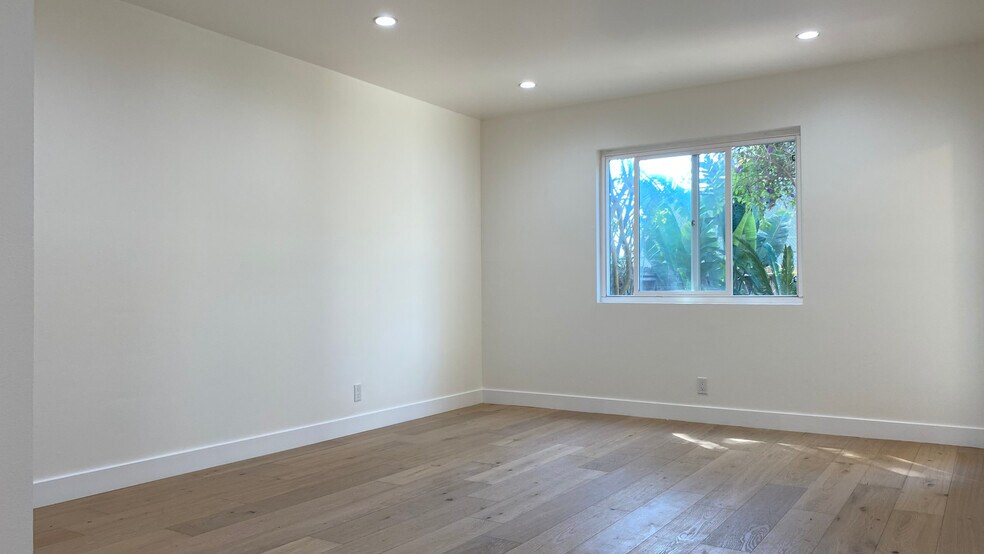 Master Bedroom - 6474 Cavalleri Rd