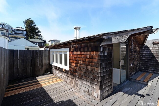 Building Photo - 17 Woodland Ave