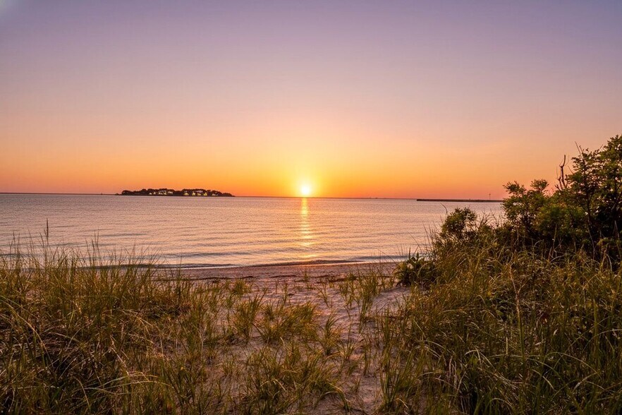 Building Photo - 14 Lee Pl