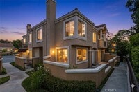 Building Photo - 10 Bravo Ln