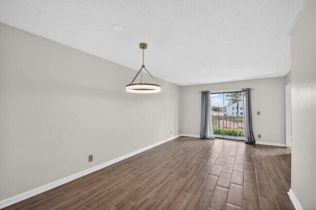 Building Photo - 7142 Golf Colony Ct