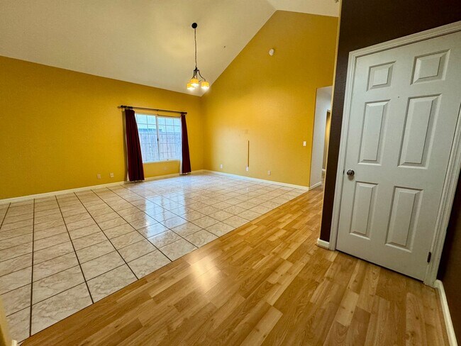 Building Photo - 1142 Rockhaven Ct. Salinas, CA 93906