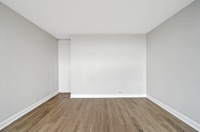 Building Photo - 405 N Wabash Ave