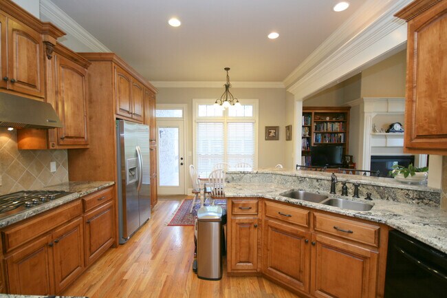 Building Photo - 27 Carriage Hill