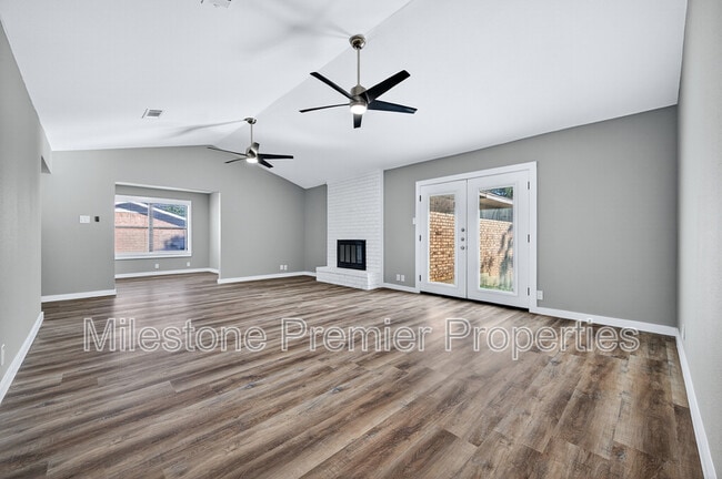 Building Photo - 3014 Jennifer Ave