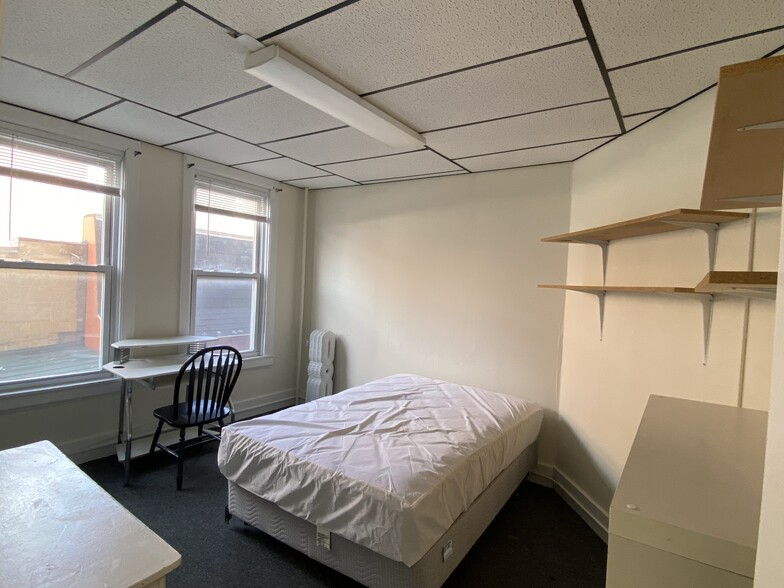 Building Photo - 402 Eddy St