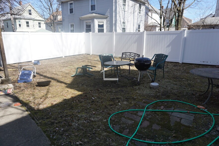 Building Photo - 68 Etna St