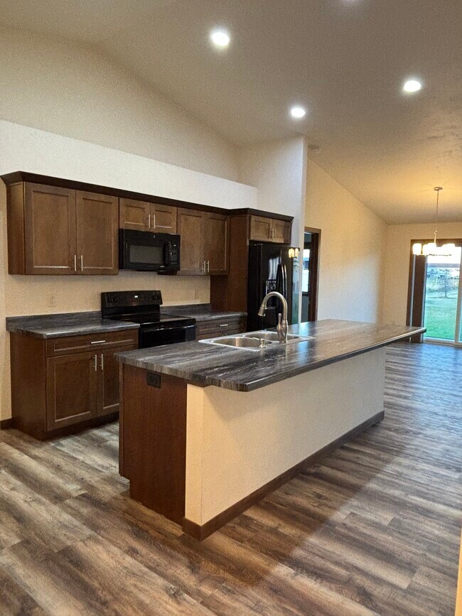 Building Photo - 2382 Jacobsen Rd