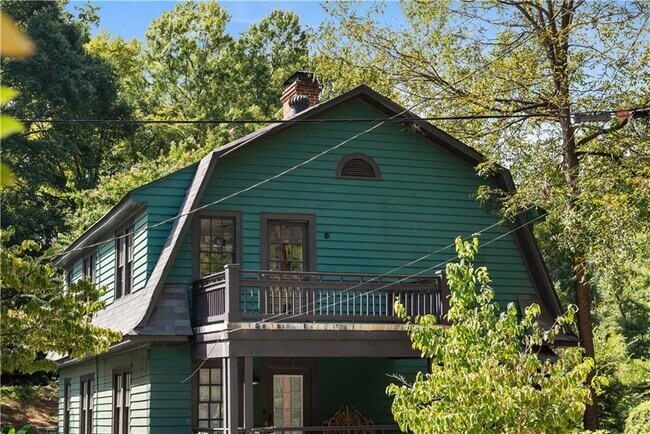 Building Photo - 1031 Austin Ave NE