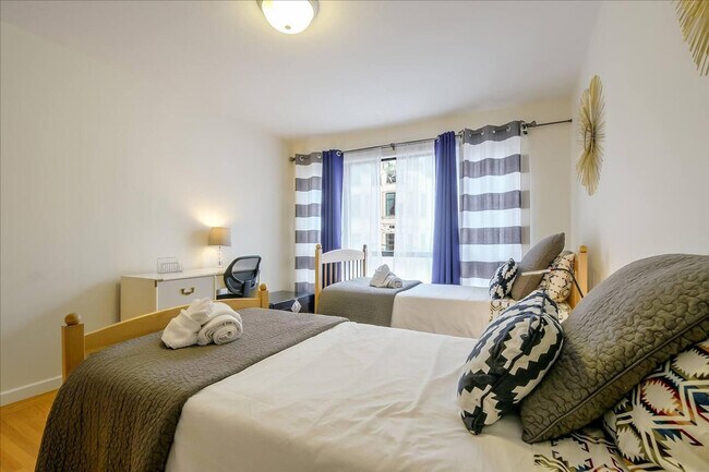 Building Photo - 1021 Greenwich St