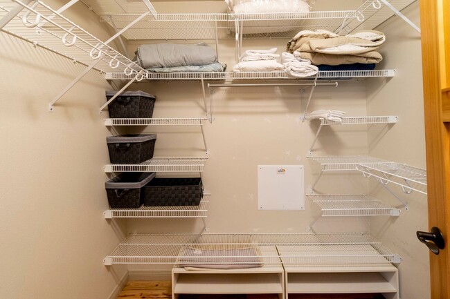 Building Photo - Beautiful Home in the Country with Views, ...