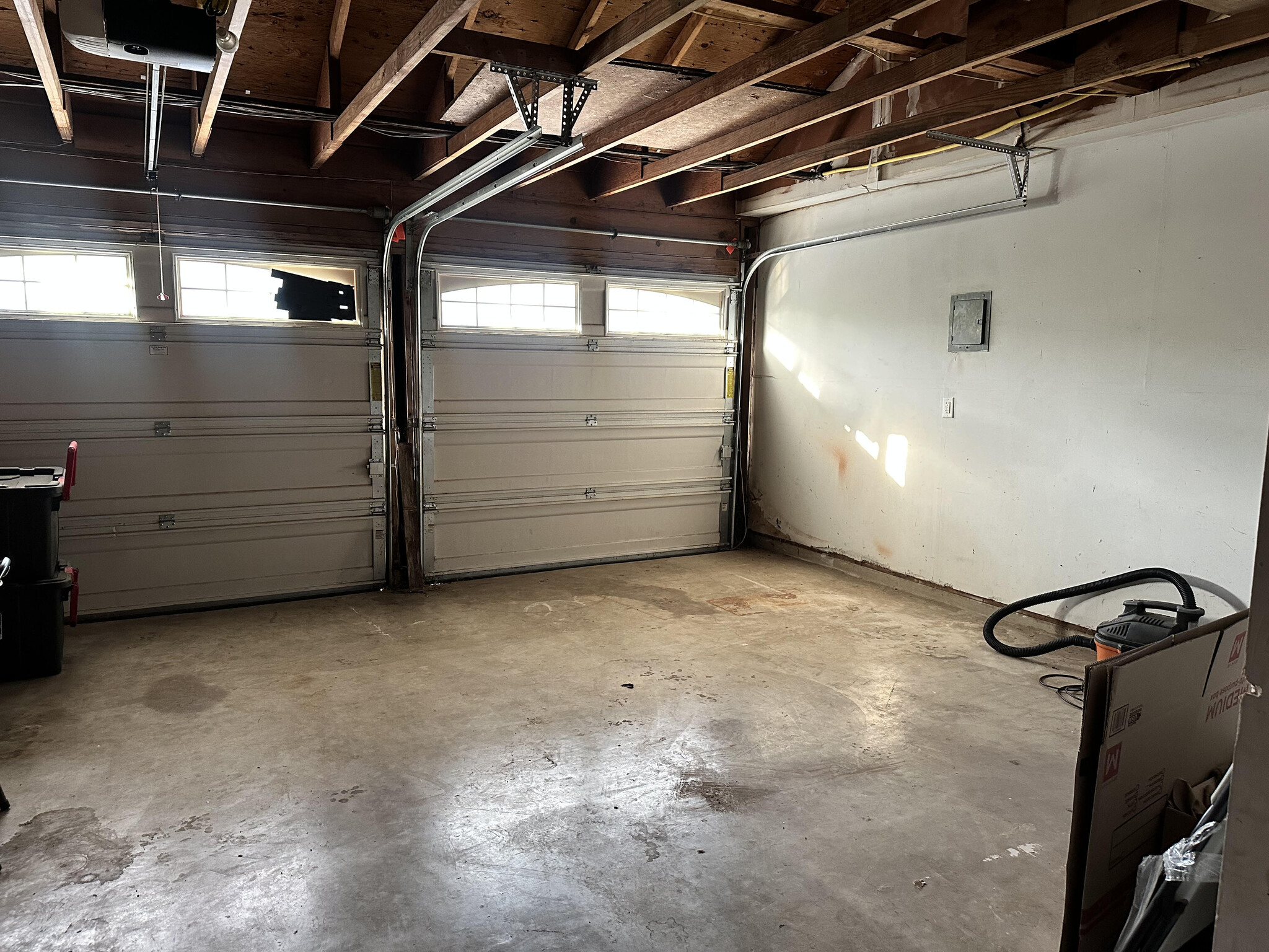 2 car garage - 4814 Rollingfield Dr