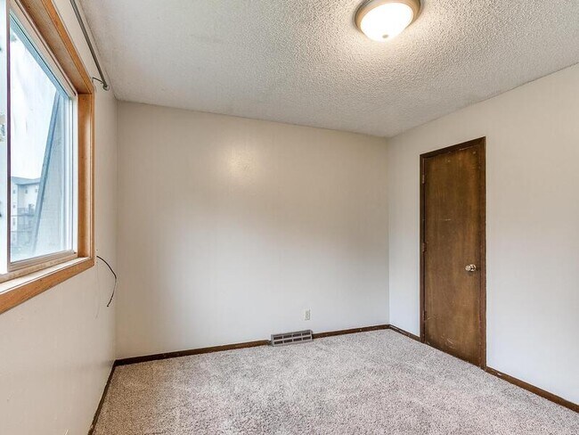 Building Photo - 201-203 Wellons Dr