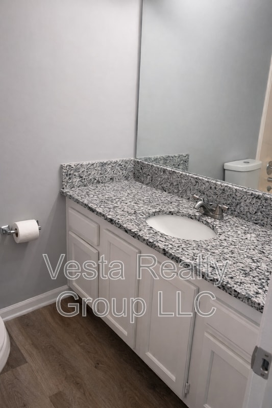 Building Photo - 5650 Waterford Ct