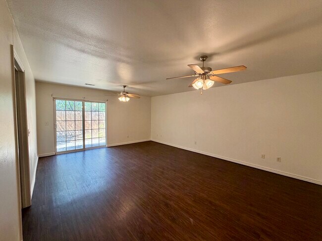 Building Photo - 297 Graystone Cir