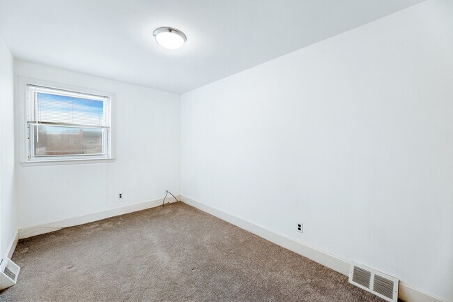 Building Photo - 12450 Knights Rd