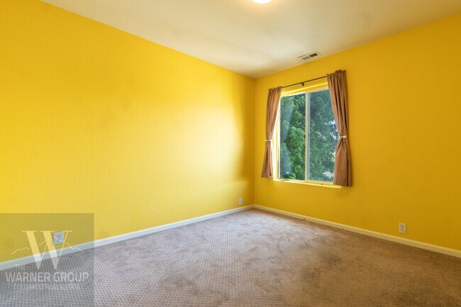 Building Photo - 2147 Falkirk Dr