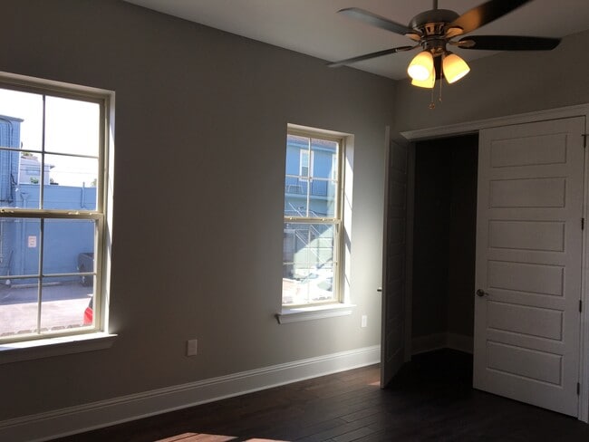 Building Photo - 2512 Valence St