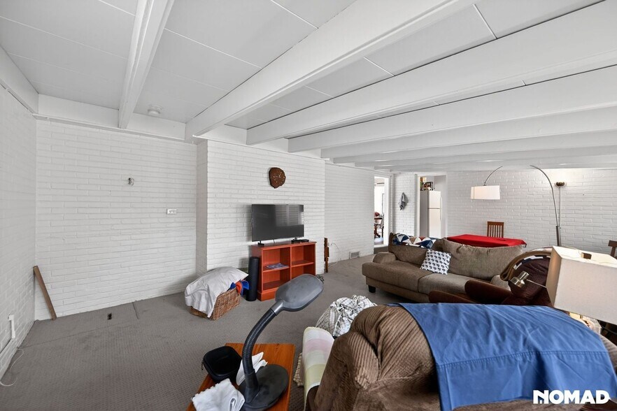 Building Photo - 6707 E 6th Ave