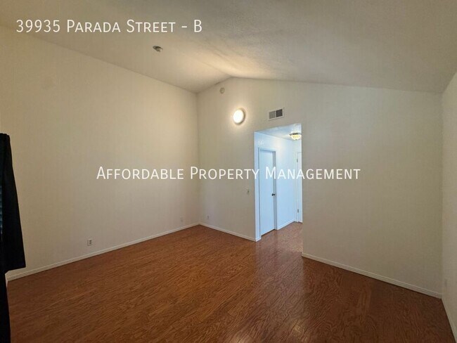 Building Photo - 39935 Parada St
