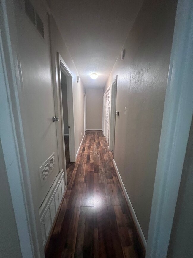 Building Photo - 114 Apache Dr