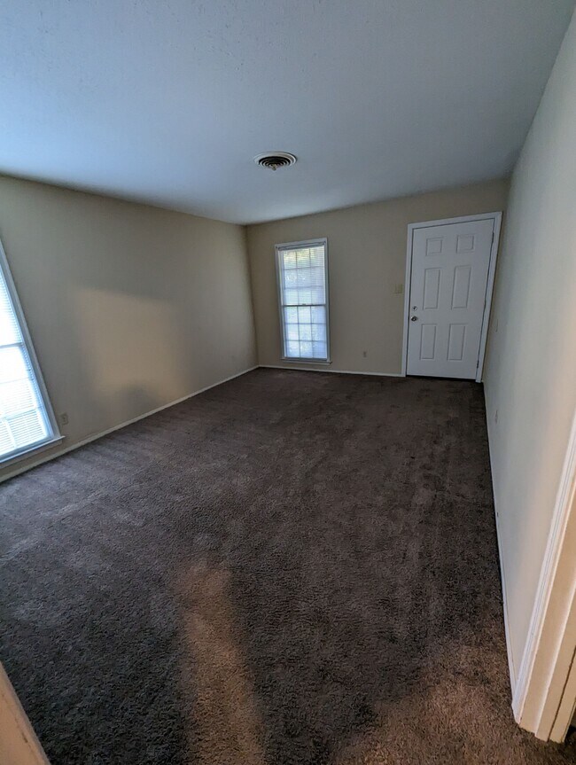 Building Photo - 3248 Harrison Rd