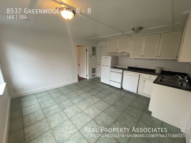 Building Photo - Greenwood One Bedroom