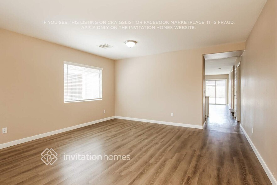 Building Photo - 11619 W Carol Ave