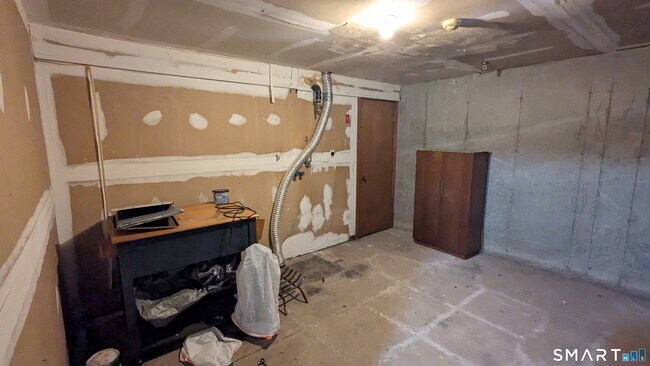 Building Photo - 678 Savin Ave