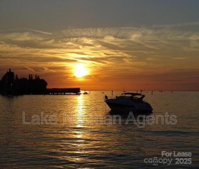 Building Photo - 4455 Reed Crk Dr