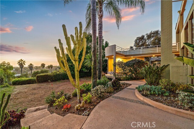 Building Photo - 3028 Overhill Dr