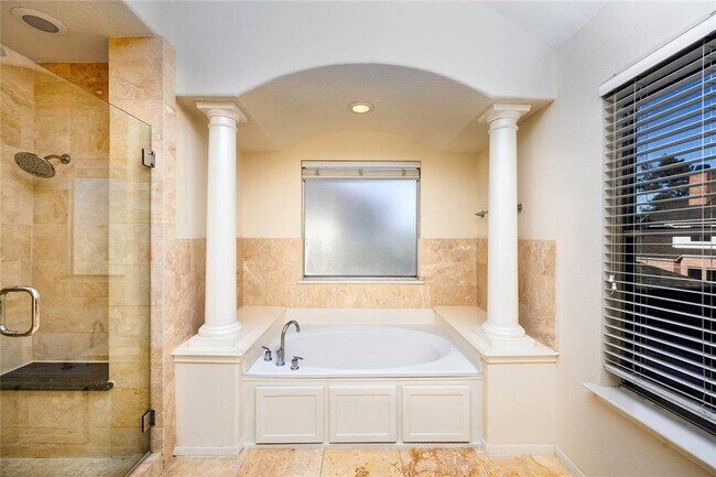 Building Photo - 2327 Centerbrook Ln