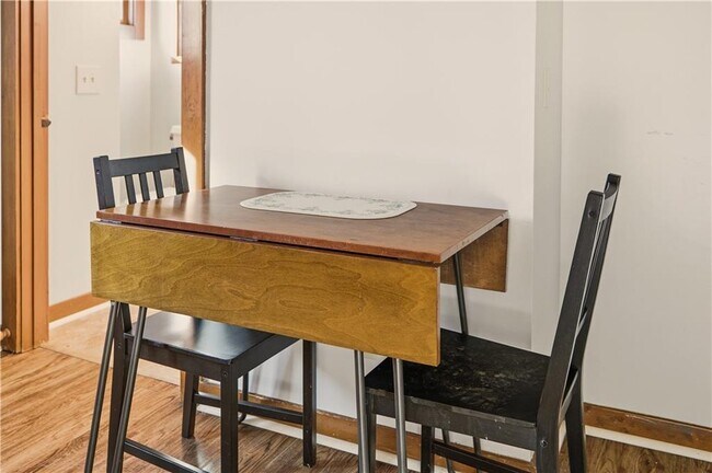 Building Photo - 46 Simmons Rd