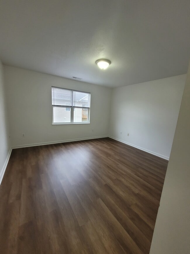 Building Photo - 204 Olde Covington Way