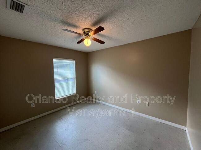 Building Photo - 550 Imperial Pl