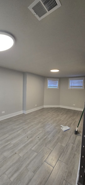 Building Photo - 6416 N Campbell Ave