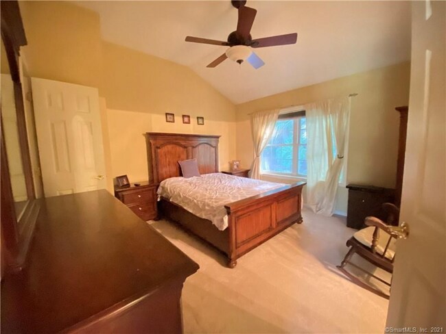 Building Photo - 2002 Larson Dr