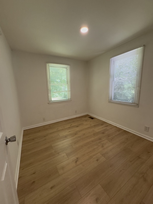 Building Photo - 610 Demoss St