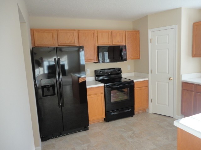 Building Photo - 830 Stockport Way