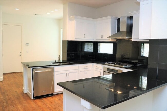 Building Photo - 3718 Dorothy Ave