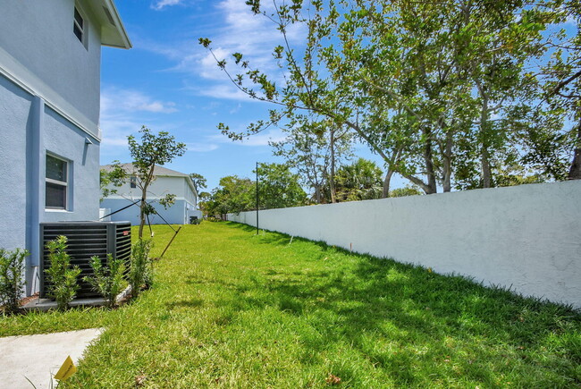 Building Photo - 3868 Patio Ct