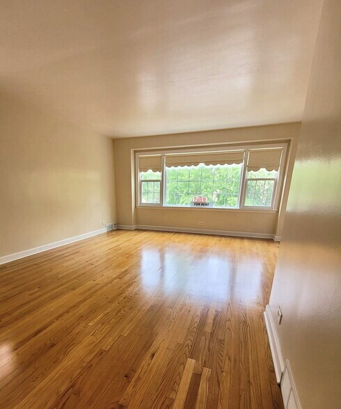 Building Photo - 5534 N Campbell Ave
