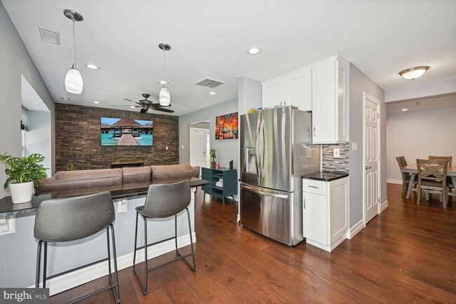 Building Photo - 1205 Delancey Way