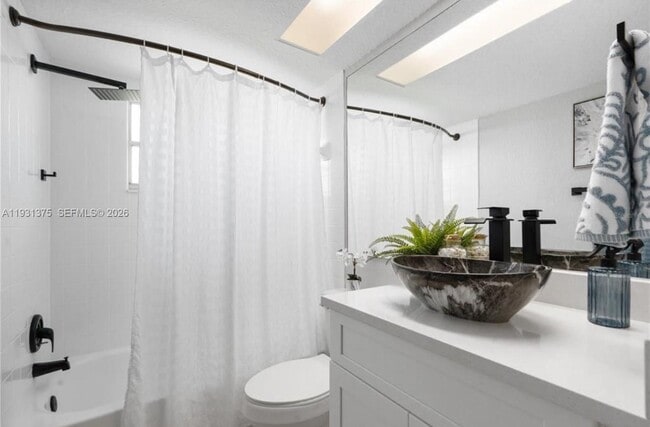 Building Photo - 7332 Mako Dr