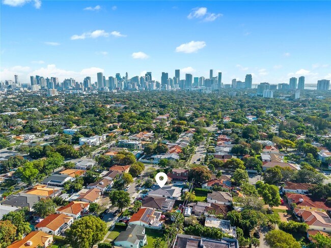 Building Photo - 1420 SW 17th St