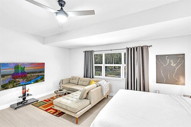 Building Photo - 2191 SW 27th Ln