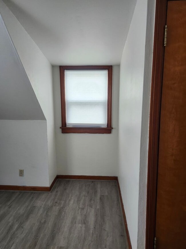 Building Photo - Single family home in great neighborhood!