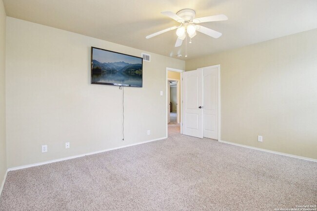 Building Photo - 606 Mesa Ln