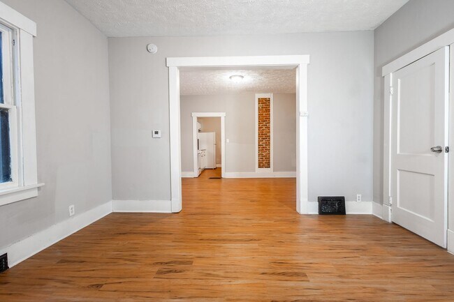 Building Photo - 1442 Plum St